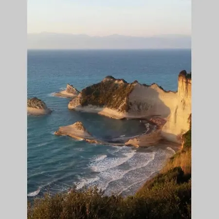 Corfu Tramezzo Designer's House * Bastounion