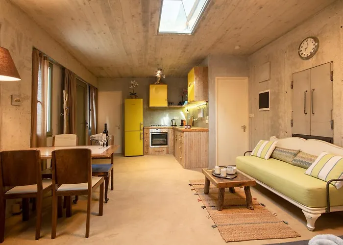 Дом отдыха Corfu Tramezzo Designer's House Bastounion